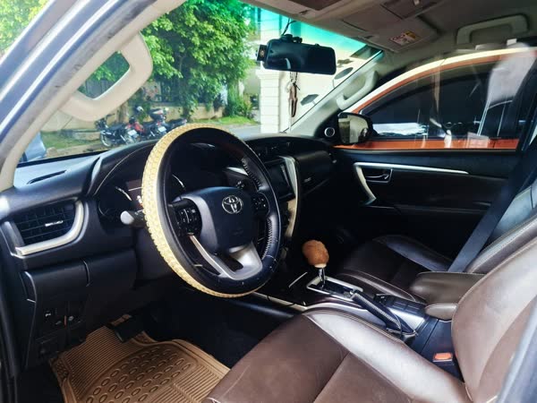 Crossovers, Mazda CX-9 interior, JMV home service car wash, Davao City