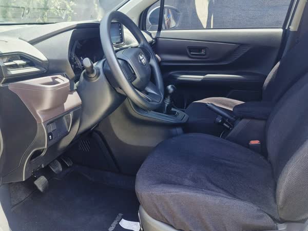 Toyota Avanza, interior and exterior, JMV home service car wash, Davao City