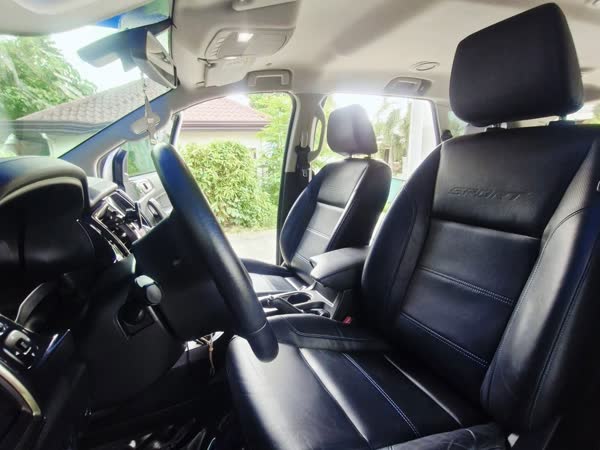Ford Everest interior, JMV home service car wash, Davao City