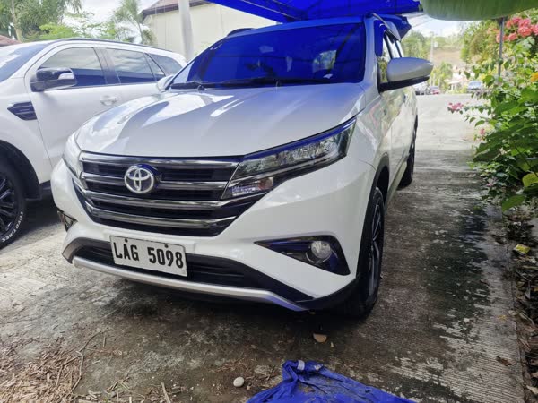 Ford Everest, Toyota Rush and interiors, JMV home service car wash, Davao City