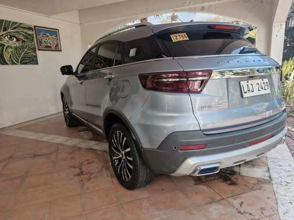 Ford Everest, Toyota Rush and interiors, JMV home service car wash, Davao City