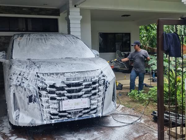 BYD eMAX 9, JMV home service car wash, Davao City