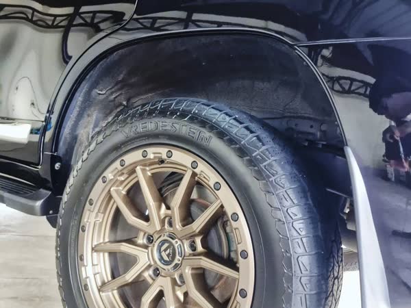 Toyota Land Cruiser and Mazda CX-9, JMV home service car wash, Davao City