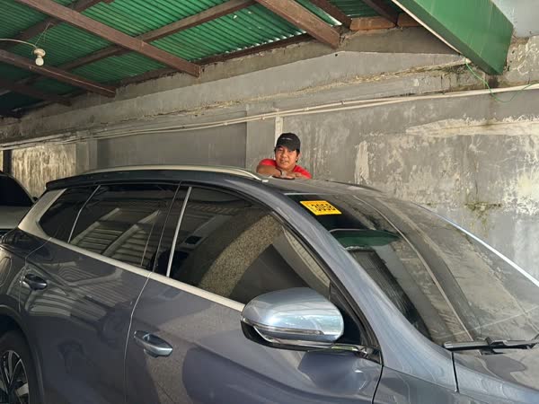 On the job: SUV and motorcycle wash, JMV home service car wash, Davao City