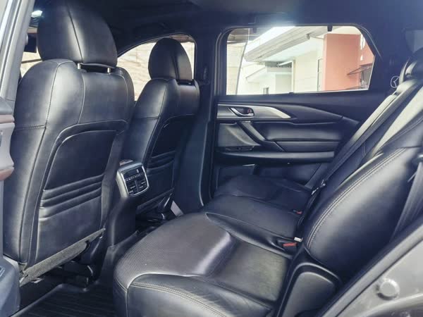 Toyota Land Cruiser and Mazda CX-9, JMV home service car wash, Davao City