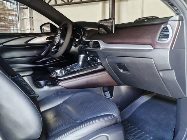 Toyota Land Cruiser and Mazda CX-9, JMV home service car wash, Davao City