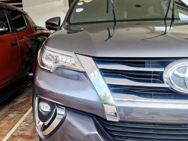 Mitsubishi Strada and Toyota Fortuner, JMV home service car wash, Davao City